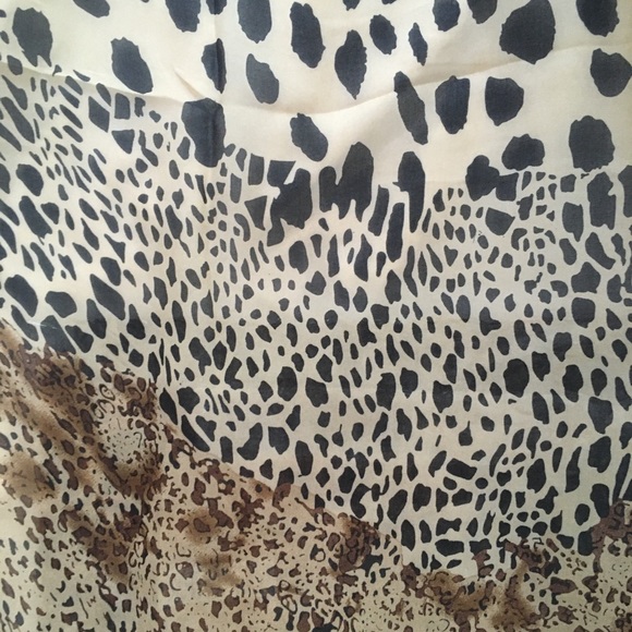 Leopard Print Scarf - Picture 3 of 4